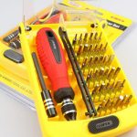 Multi-functional screwdriver set